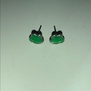 Meme frog stud earrings 🐸